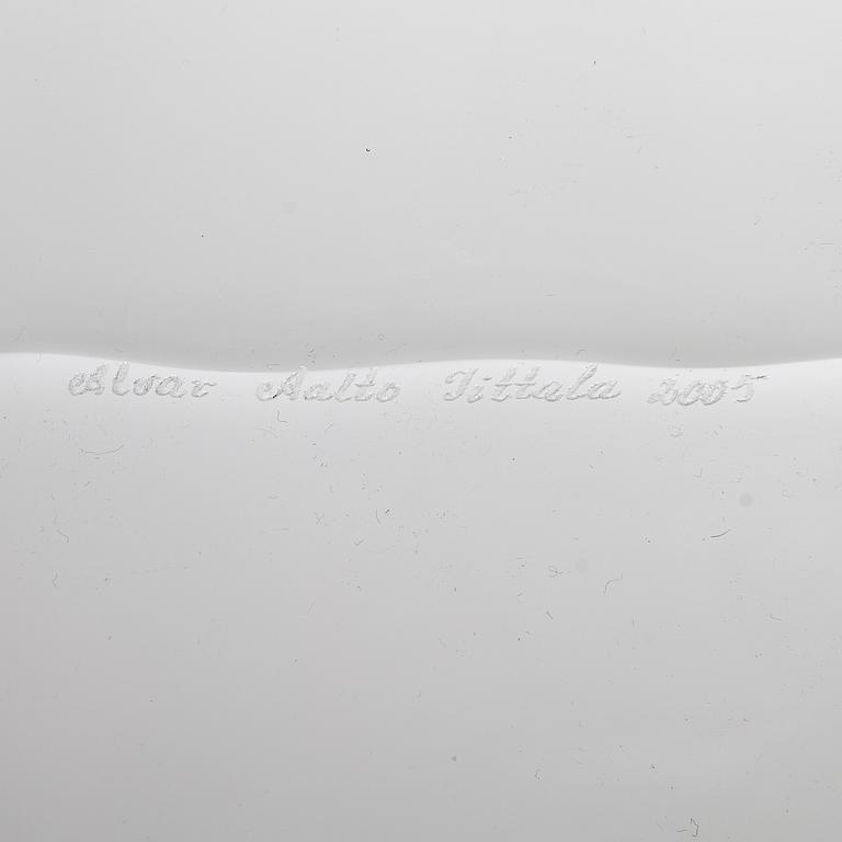 Alvar Aalto, glasskulptur, "Aalto-blomman", fyrdelad, signerad Alvar Aalto Iittala 2005.