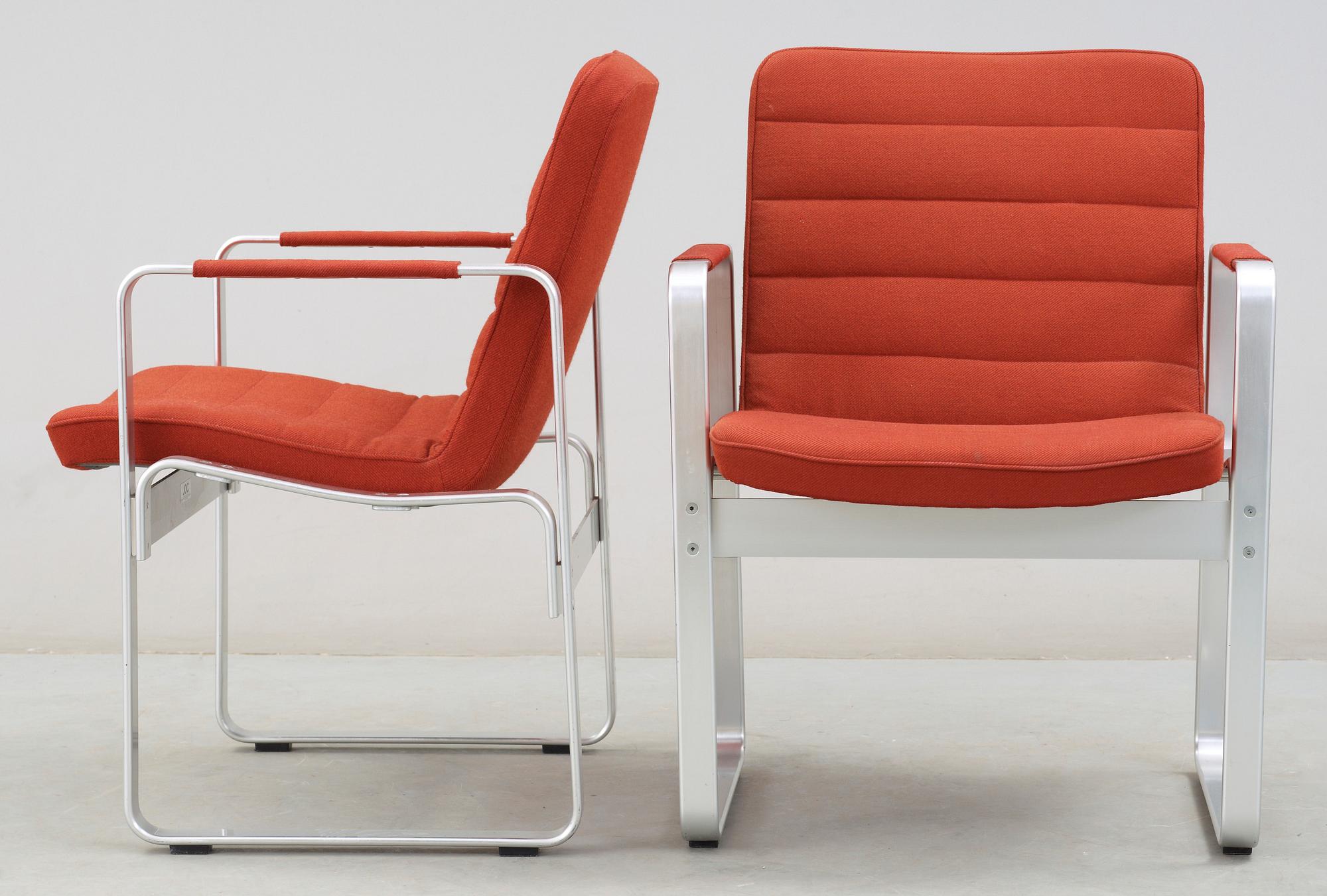 KARMSTOLAR, ett par, JOC Möbler, Vetlanda.