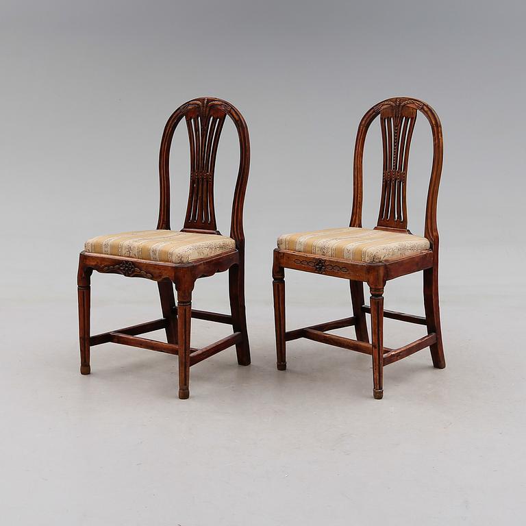 STOLAR, 2 st, gustavianska provinsarbeten, 1700-talets slut.