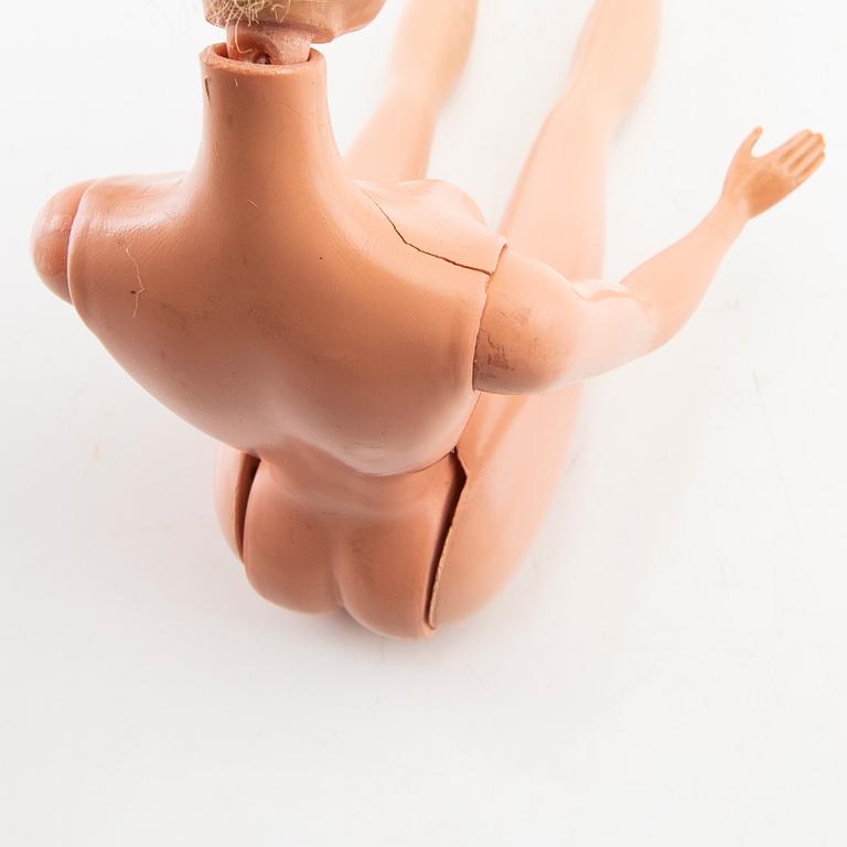 Bild-Lilli docka Tyskland 1956-64 samt diverse kläder bl. a Lilly-kläder.