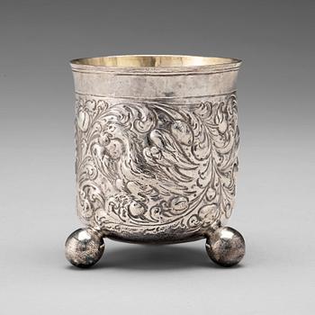 A German 17th century parcel-gilt silver braker, mark of Christoph Beer, Nûrnberg (1677-1701).