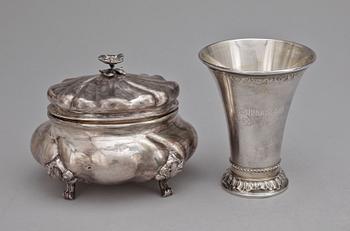 SOCKERSKRIN SAMT BÄGARE, silver, bl.a. GAB, Stockholm, 1945. Vikt 351g.