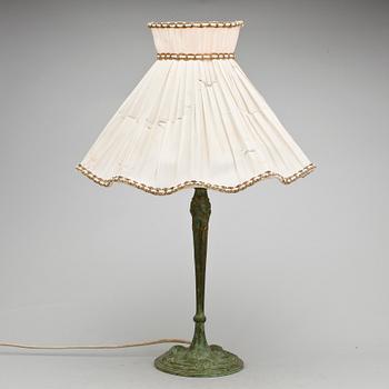 BORDSLAMPA, senjugend, 1900-talets första hälft.