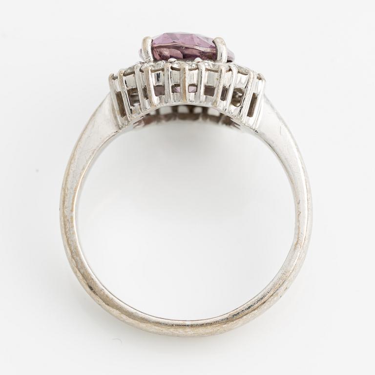 Ring, white gold eternity ring with pink sapphire and brilliant-cut diamonds.