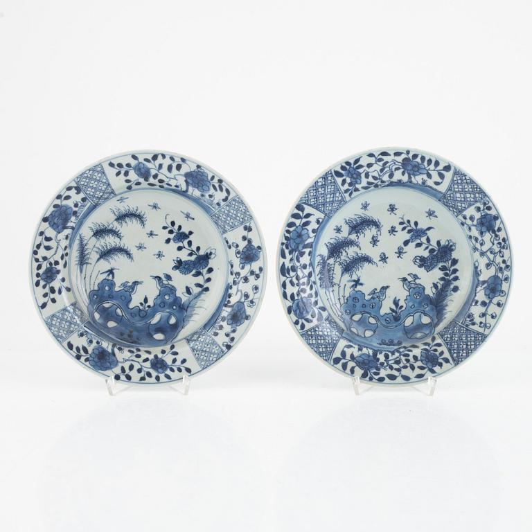 Ten blue and white porcelain pieces, China, 18th-20th century.