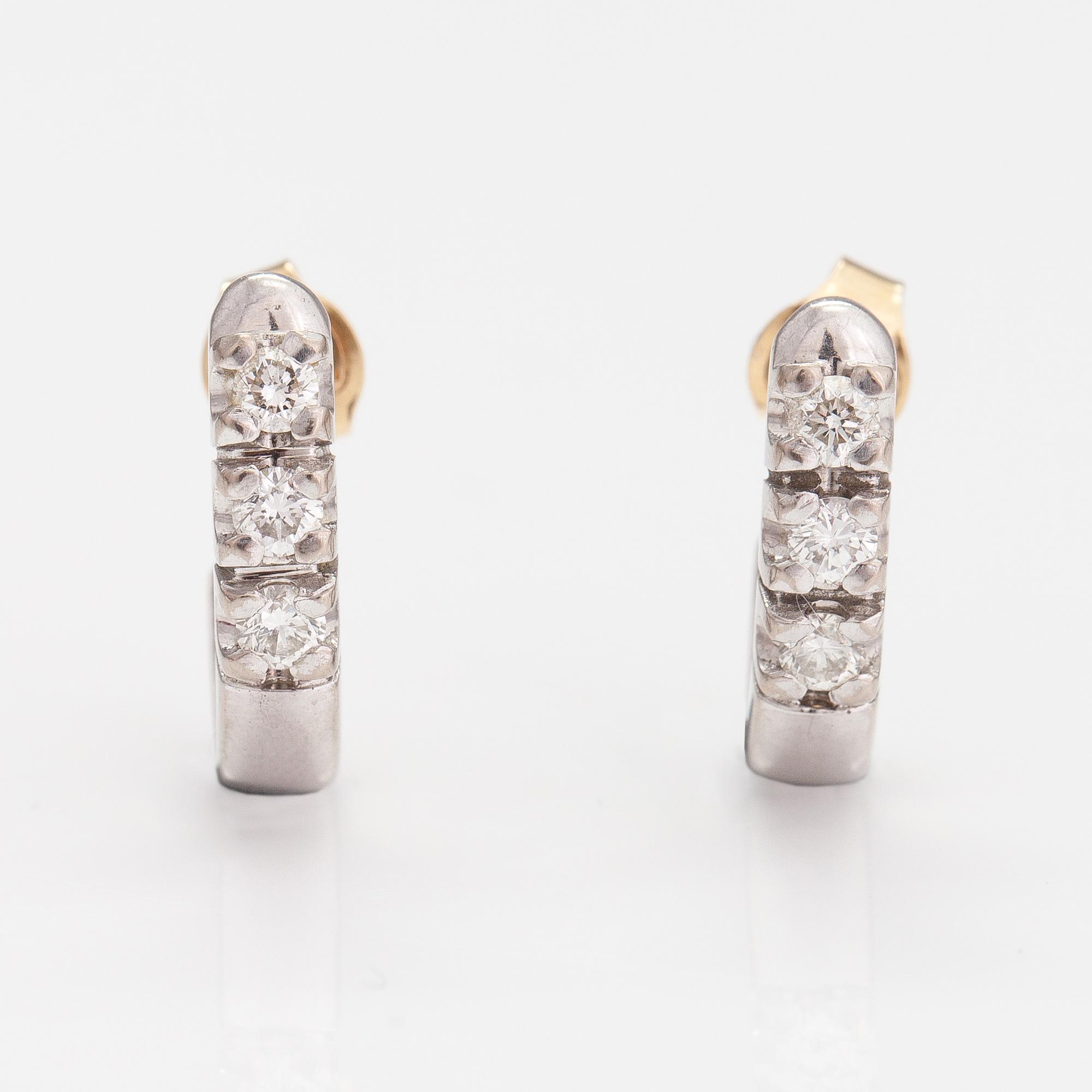 ÖRHÄNGEN, 14K vitguld, diamanter ca 0.42 ct tot. Silván.