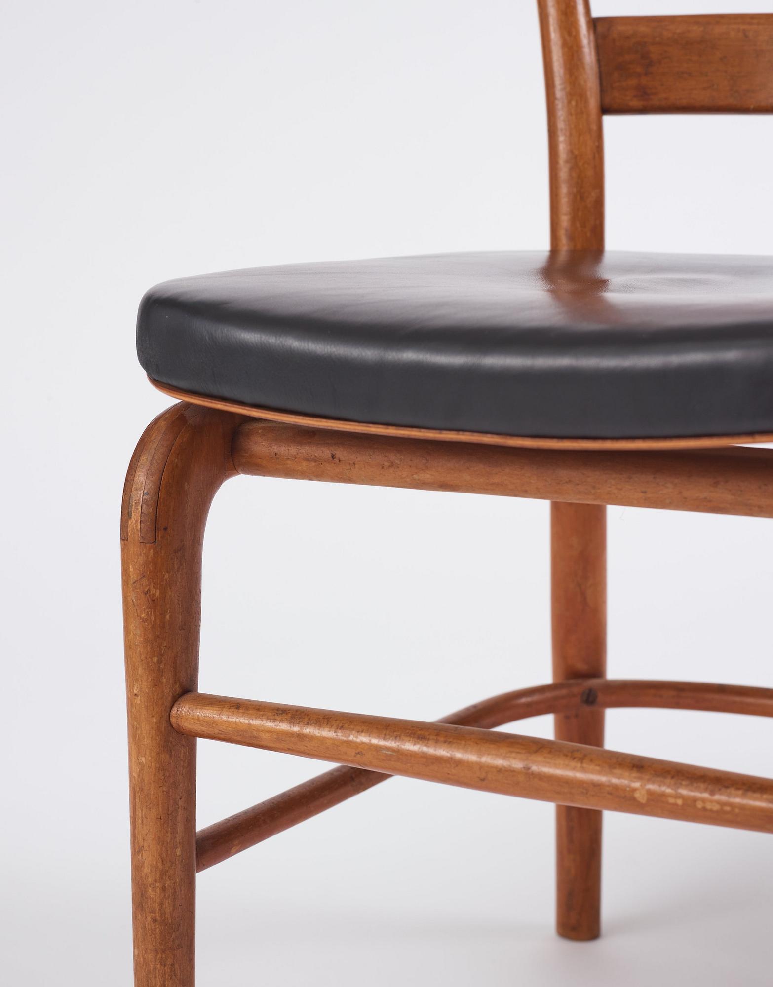 Vilhelm Lauritzen, a set of 6 'Radiohus' chairs, Fritz Hansen,  Denmark, 1940s.