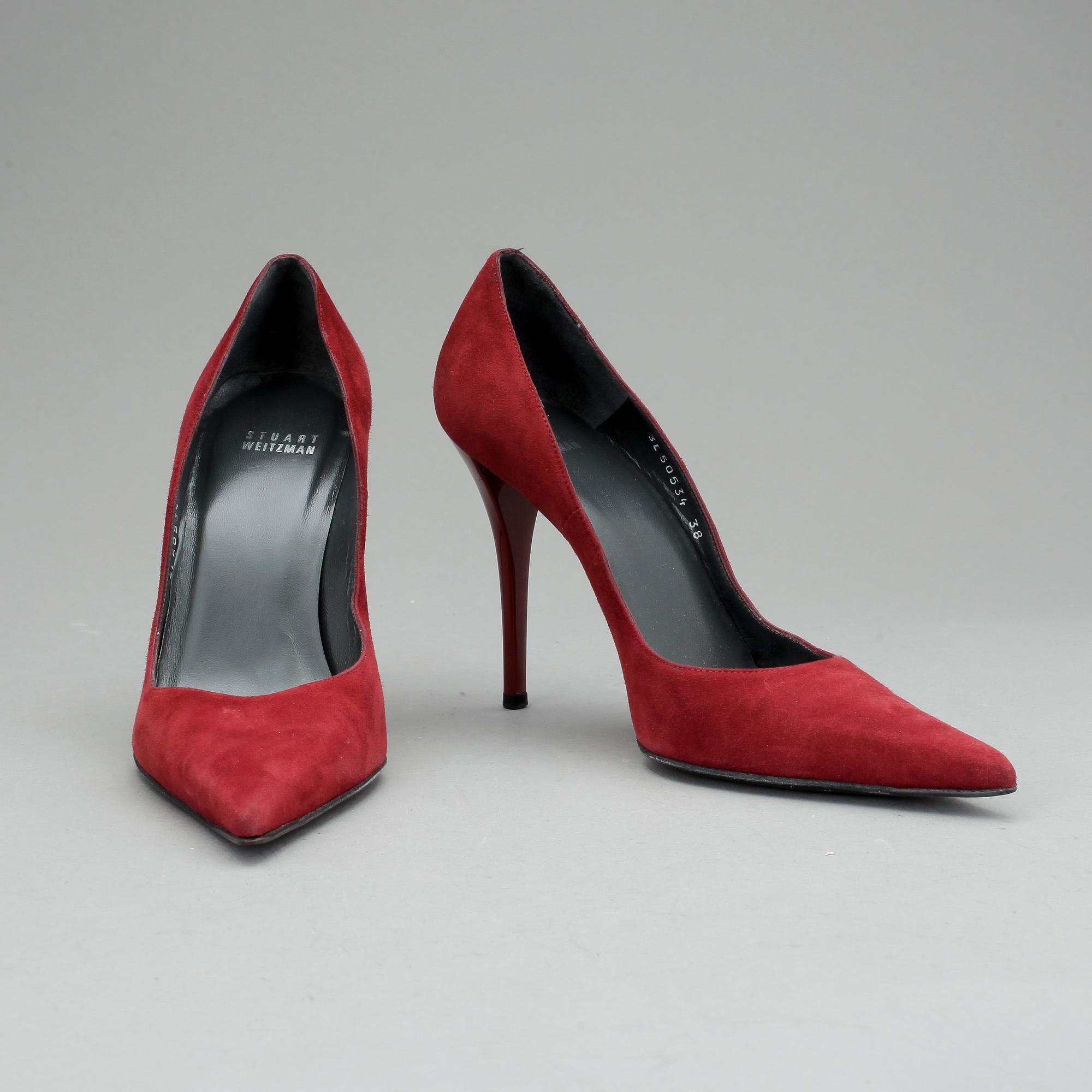 SKOR, ett par pumps, Stuart Weitzman.