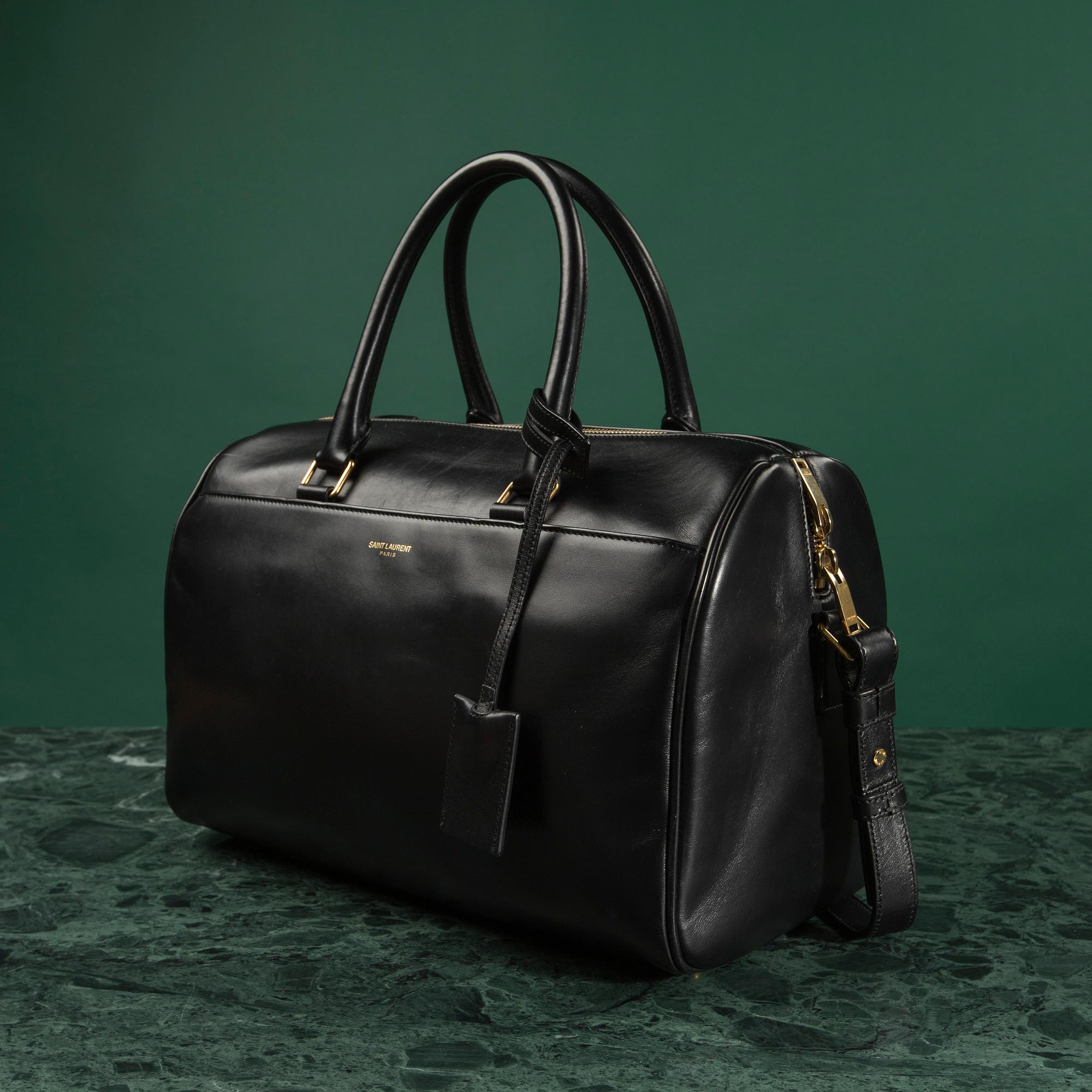 HANDBAG, "Duffle 6Hr Leather Noir", Saint Laurent" 30 x 20 x 17 cm.