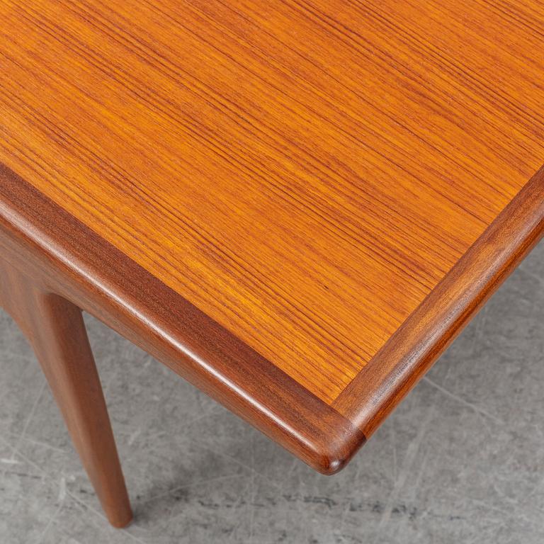 A 1960s/1970s coffee table.