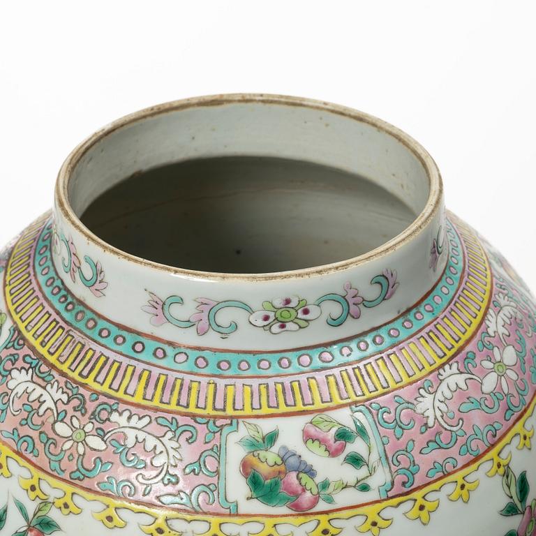 Urna med piedestal, Kina, 1900-talets första hälft.