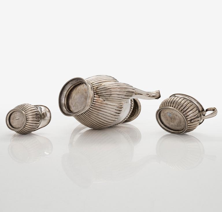 A three-piece silver coffee set in silver, Helsinki 1930 and 1938.