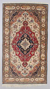 MATTA, orientalisk, ca 220 x 124 cm.