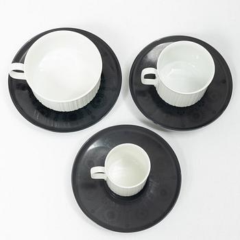 Tapio Wirkkala, A dinner service, 81 pieces, porcelain, “Variation”, Rosenthal Studio-line, designed in 1962.