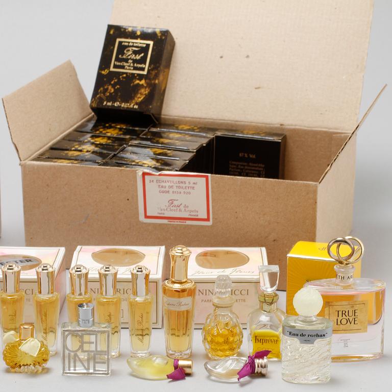 62 pieces of perfume samples.