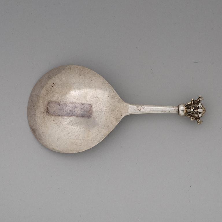 Sked med kronknopp, silver, troligen Sverige, omkring 1600, ostämplad.