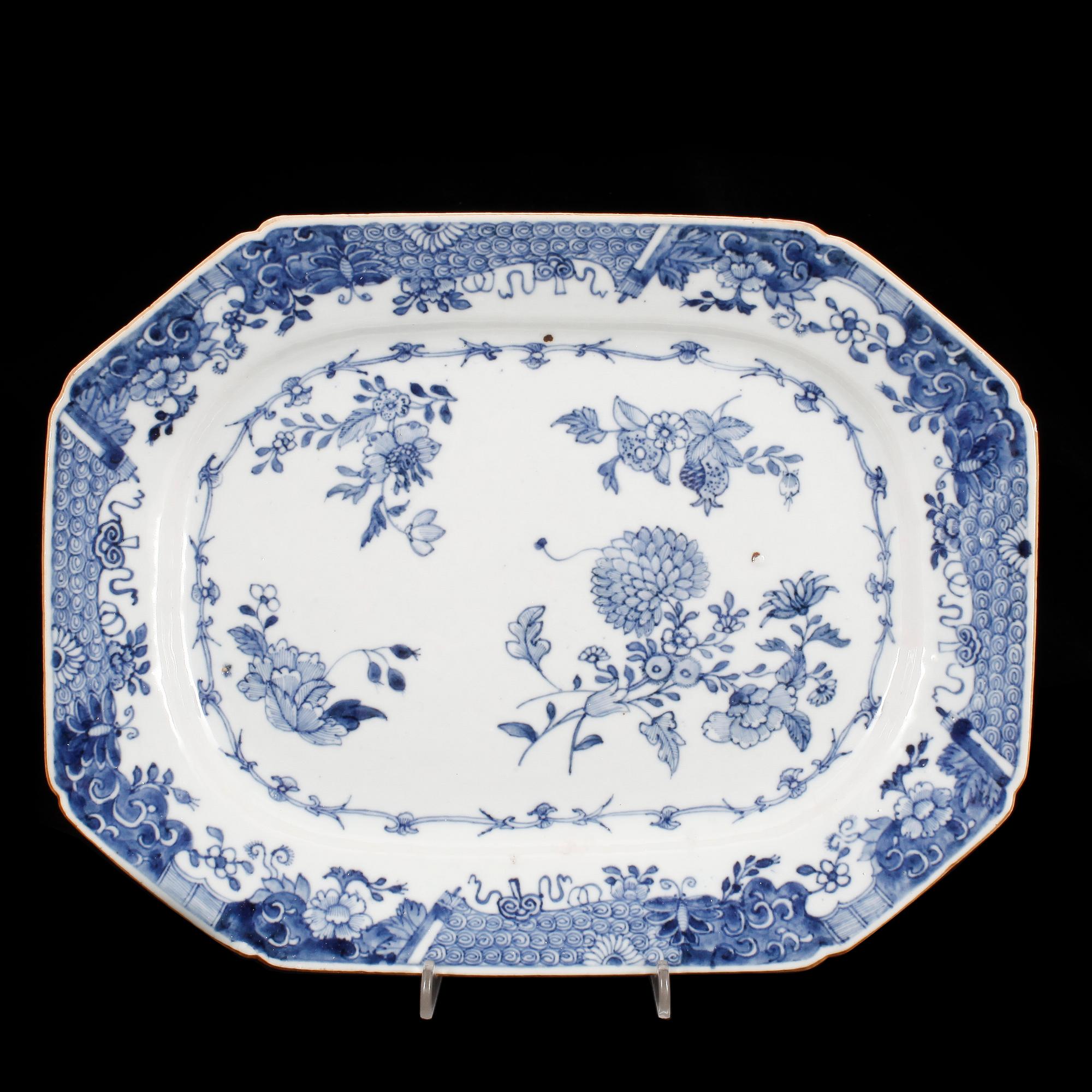 STEKFAT, porslin, Kina, Qianlong 1736-95.