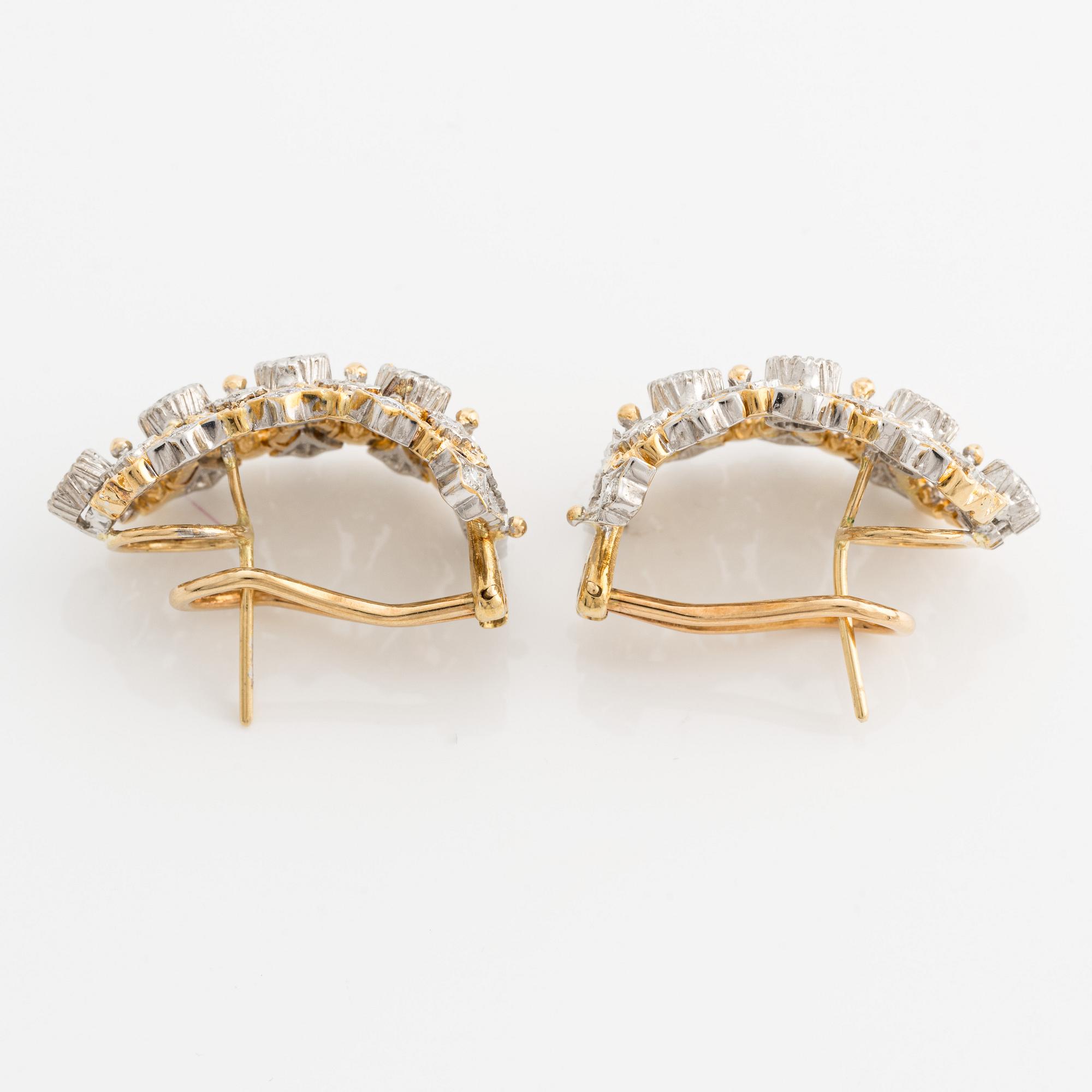 Garniture, with necklace, earrings, and bracelet, gold with brilliant-cut diamonds.