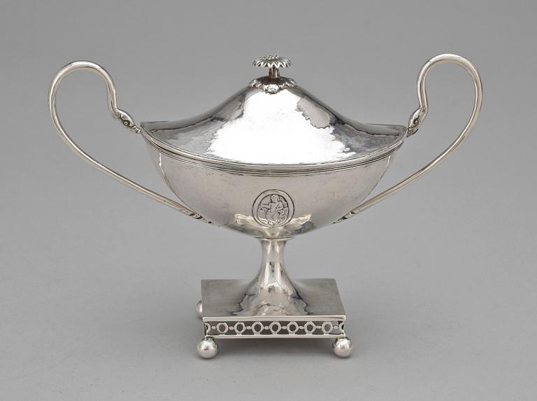 SOCKERSKÅL, silver, sengustaviansk stil, mellaneuropa, 1900-tal. Tot vikt ca 230 gram.