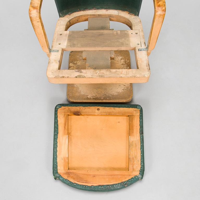 Elli Ruuth, a deskchair made at Helsinki Central Prison.