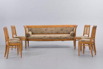 SOFFA samt 6 STOLAR, masurbjörk, omkring 1900.