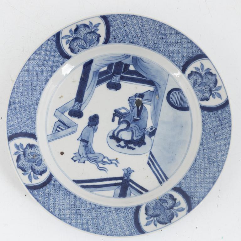 Two Chinese blue and white porcelain plates, Qing dynasty.