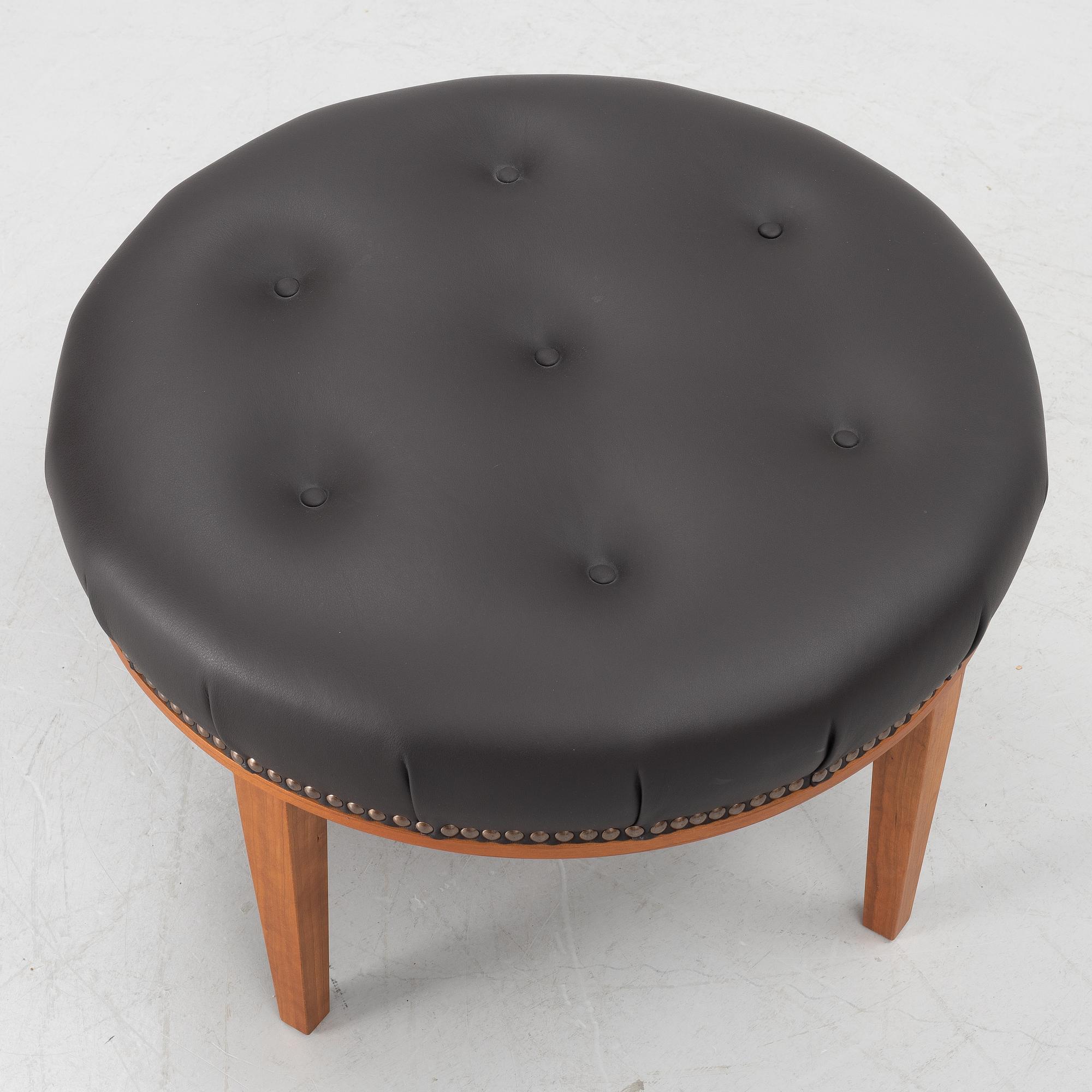 Josef Frank, a model B 647 ottoman, Firma Svenskt Tenn.