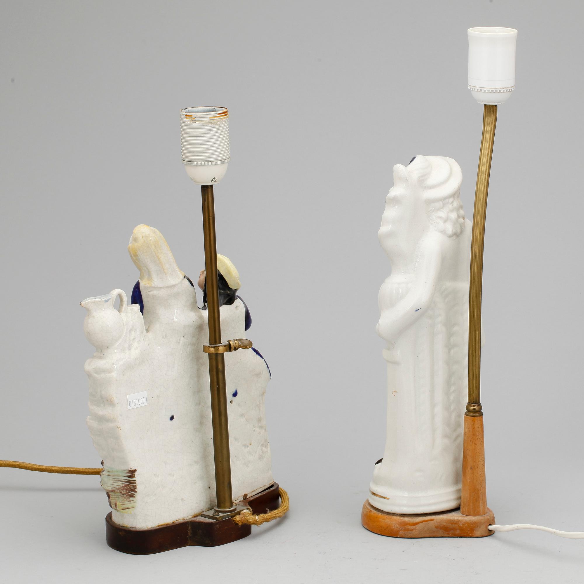 BORDSLAMPOR, 2st, porslin, troligen England, 18/1900-tal.