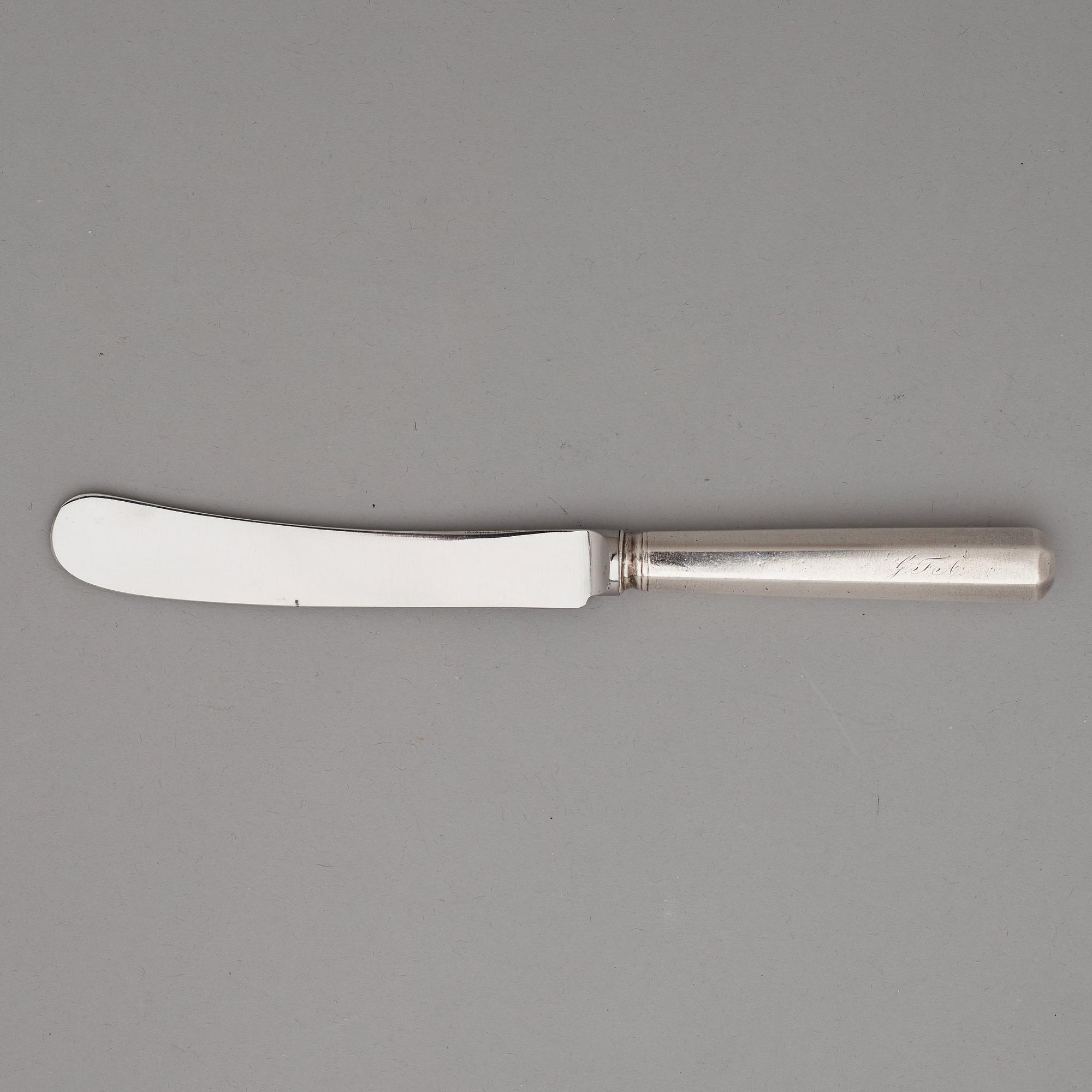 Matknivar, 12 st, silver, icke identifierad mästarstämpel ACL. 1800-talets förra hälft.