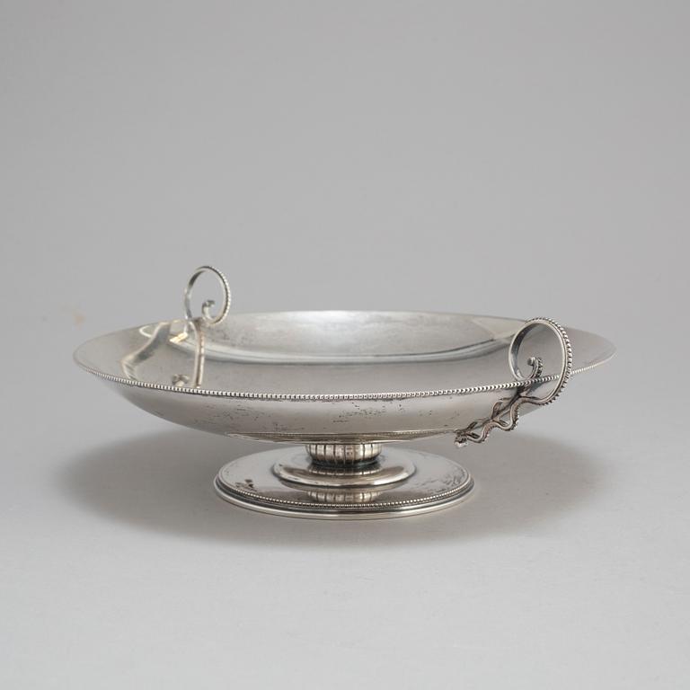 CG HALLBERG, a silver dish from Stockholm, 1933.