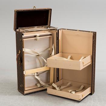 TRUNK/WARDROBE, Louis Vuitton.