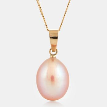 1129. A pink pearl pendant.