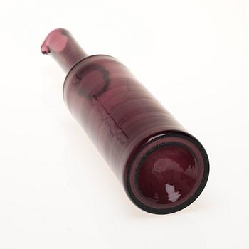FLASKA, glas, signerad Nanny Still, Riihimäki Glasbruk. 1900-talets mitt.