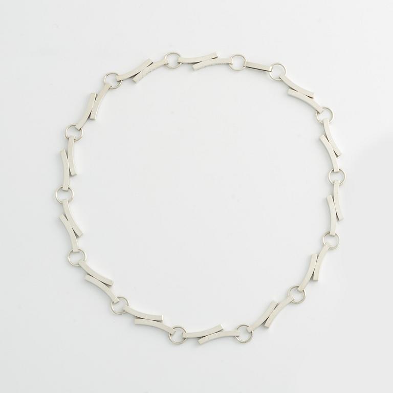 Elon Arenhill, bracelet and necklace, silver. Malmö.