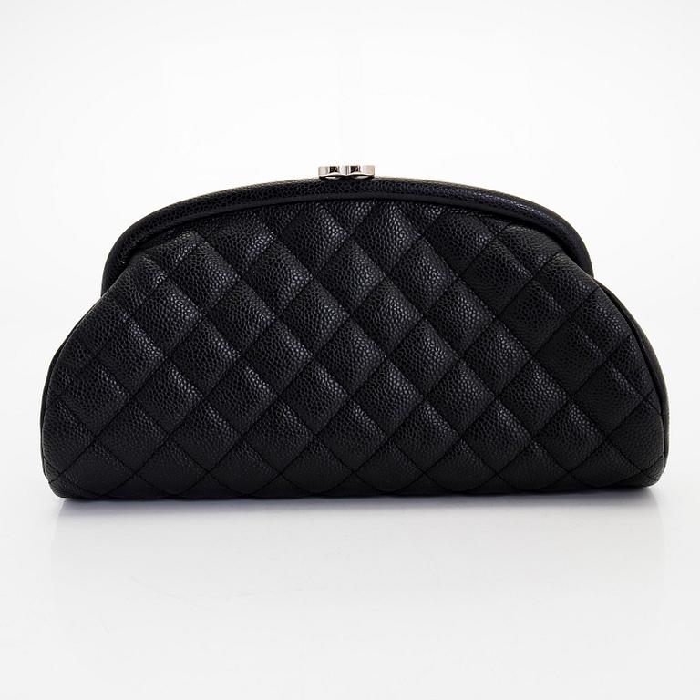 Chanel, A caviar leather clutch, 2006-2008.