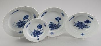 MATSERVIS, 48 delar, porslin, "Blå Blomst", Royal Copenhagen.