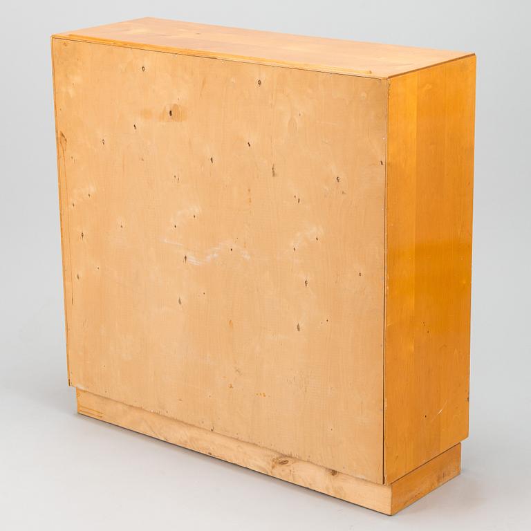 Aino Aalto, kirjahylly, malli 408, O.Y. Huonekalu- ja Rakennustyötehdas A.B, 1940-luku.