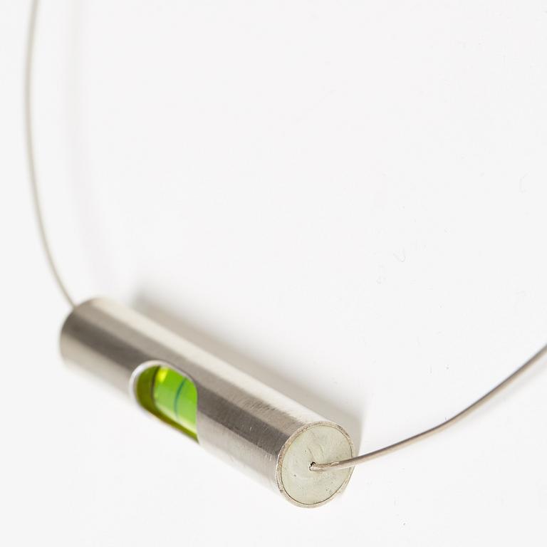 DAN WOLGERS, Halsband med vattenpass.