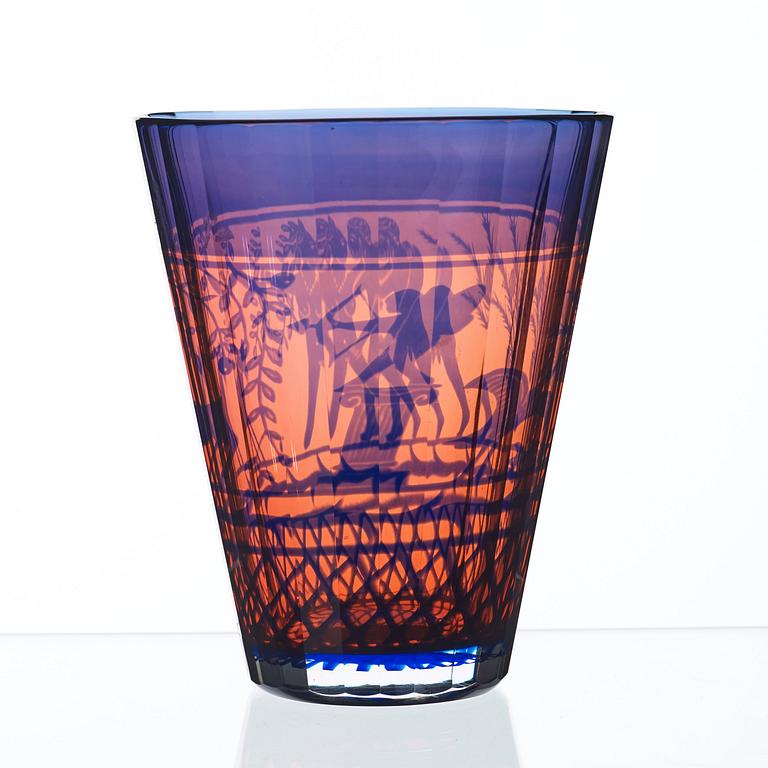 Gunnar Cyrén, a 'graal' glass vase 'Arkadien III', Orrefors 1988.