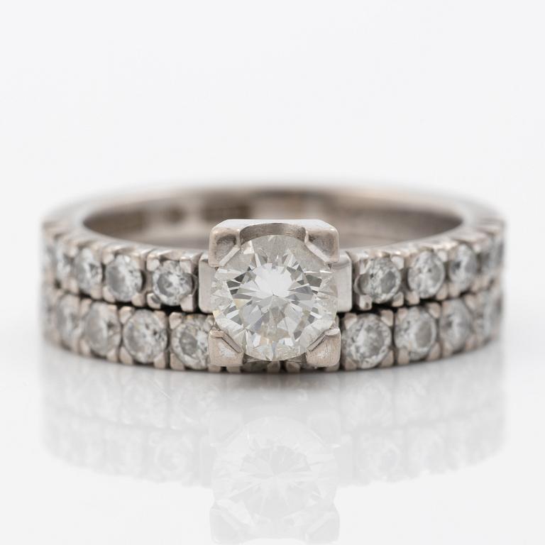 Två ringar, 18K vitguld med briljantslipade diamanter.