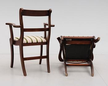 STOLAR, 4 st, samt KARMSTOLAR, 1 par, engelsk stil, 1900-talets andra hälft.
