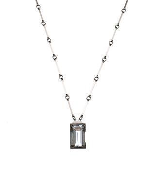 542. Wiwen Nilsson, A Wiwen Nilsson rock crystal pendant and chain, Lund 1944.