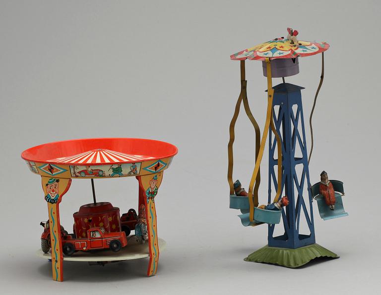 PLÅTLEKSAKER, 2 st, 1900-talets första hälft.