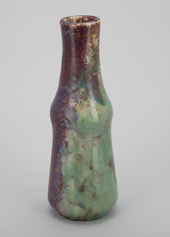 Toini Muona, A CERAMIC VASE.