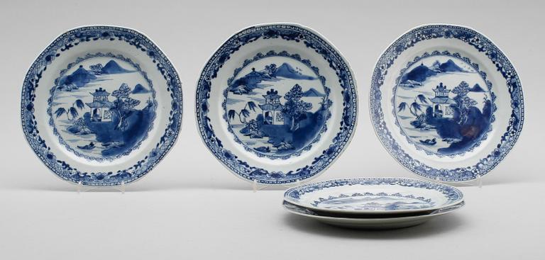 TALLRIKAR, 5 st, porslin, Kina, 1700-tal.