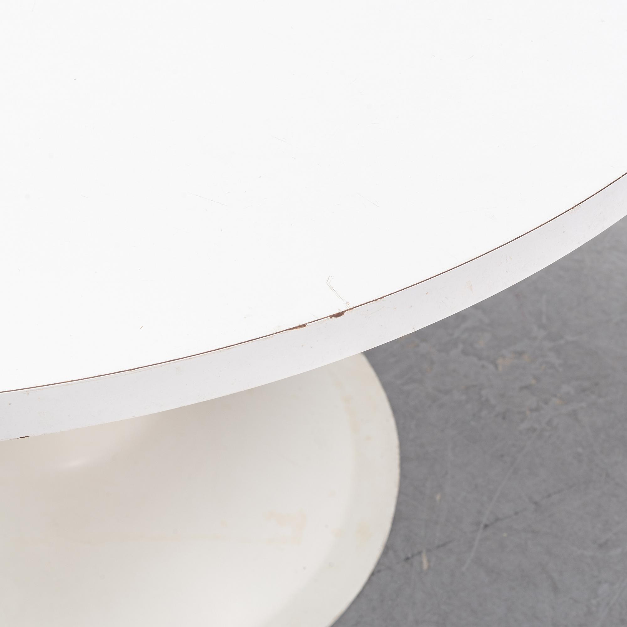 Yrjö Kukkapuro, a table and a set of six chairs.