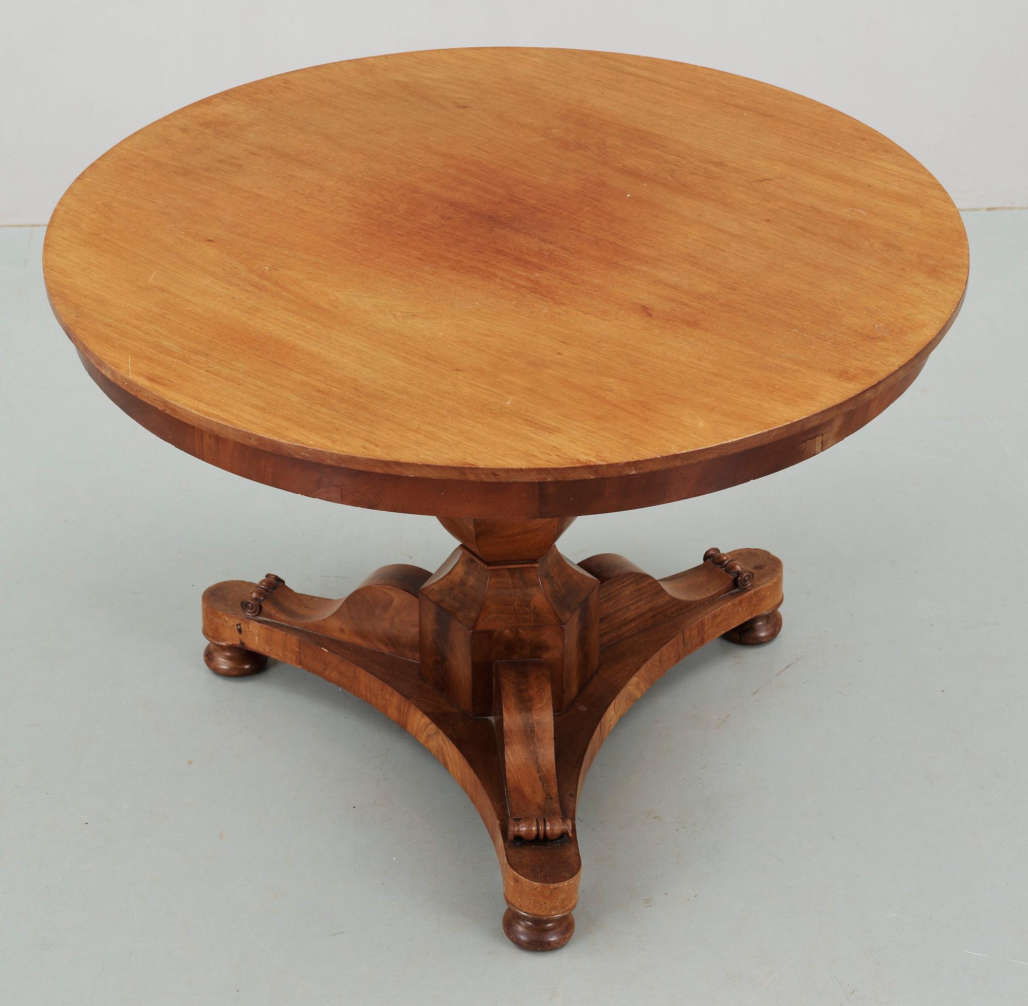 SALONGSBORD. Empire, 1800-tal.