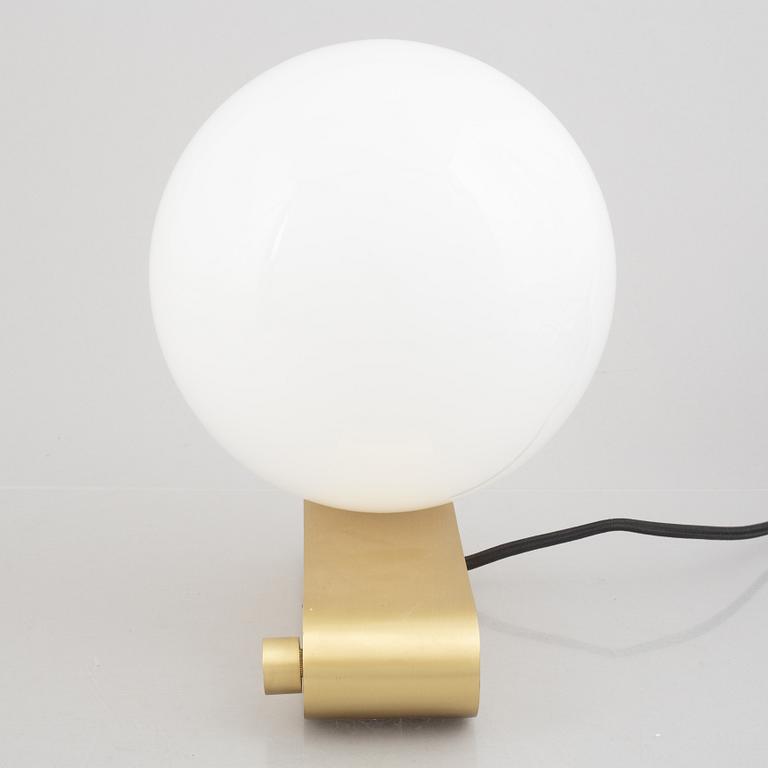 Fred Segal, table lamp "Sphere Desk Lamp", CB2, contemporary.
