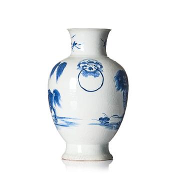 Vas, porslin. Qing dynastin, 1800-tal.