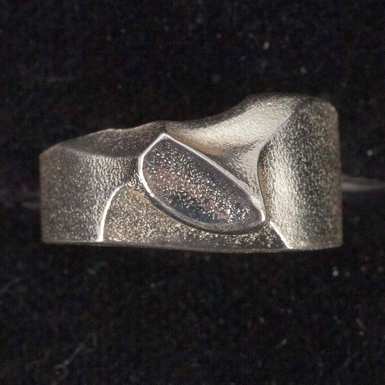 HALSSMYCKE, silver, Z.Popovits Lapponia, 1991, samt RING, silver, B.Weckström Lapponia, 1985. Tot vikt ca 23,8 gr.